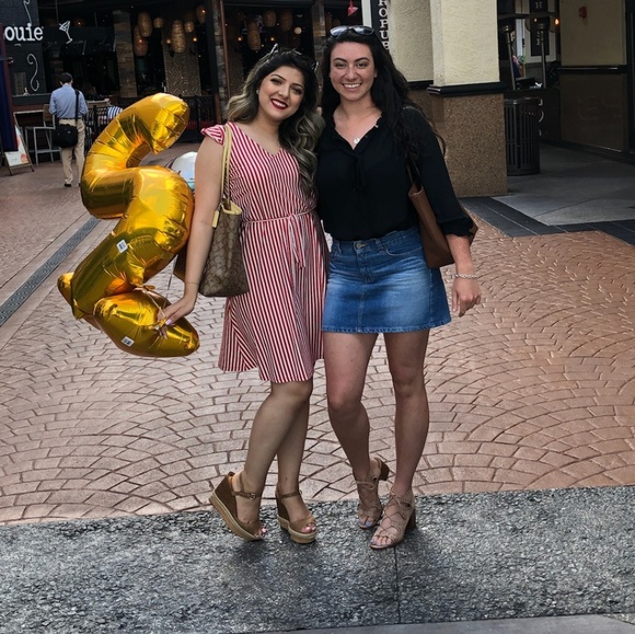 Meet your Posher, Rachel - Picture 2 of 3